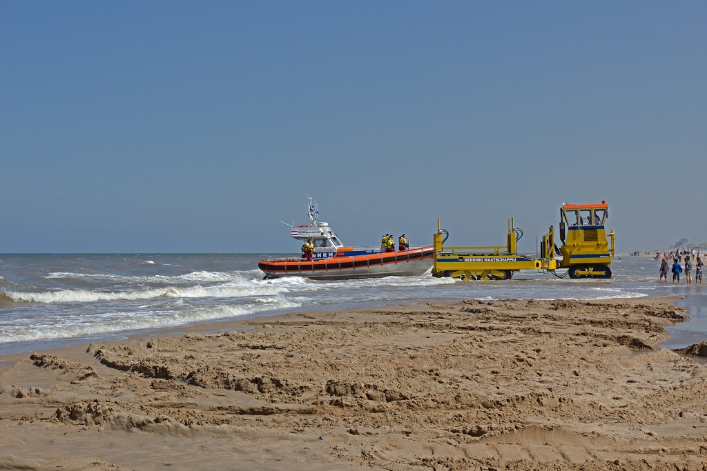 sar katwijk aan zee knrm evenement event festival reddingsdemonstratie search and rescue hulp Abraham Fock crashtender reddingsboot sos hulp in nood scheepsramp